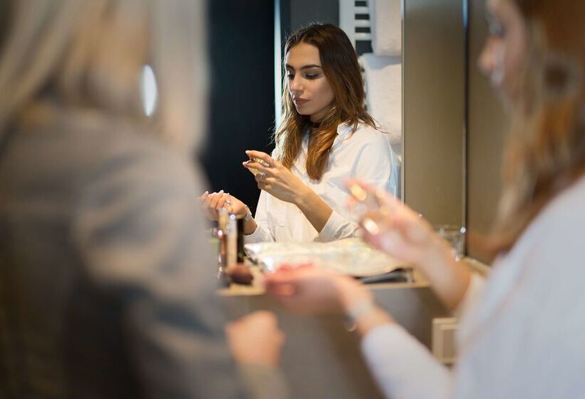 هتل Holiday Inn   The Niu, Cobbles Essen, An Ihg