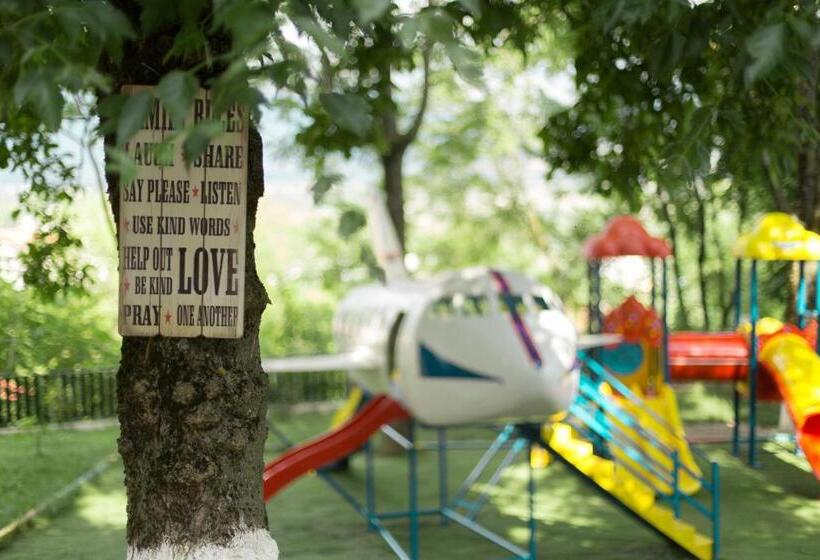 בית מלון כפרי Turizem Shkelzeni