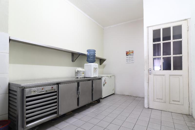 בית מלון כפרי Uptown Residence Syariah Pondok Pinang