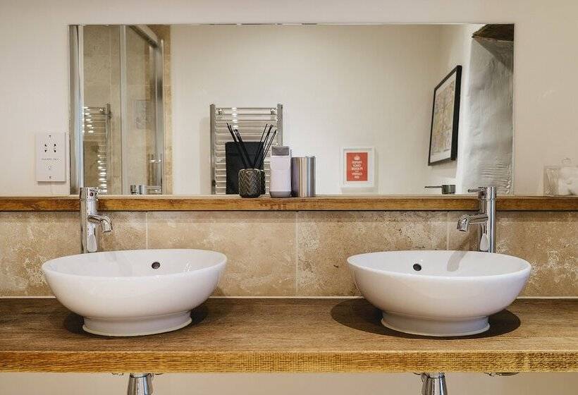 בית מלון כפרי Weeke Barton