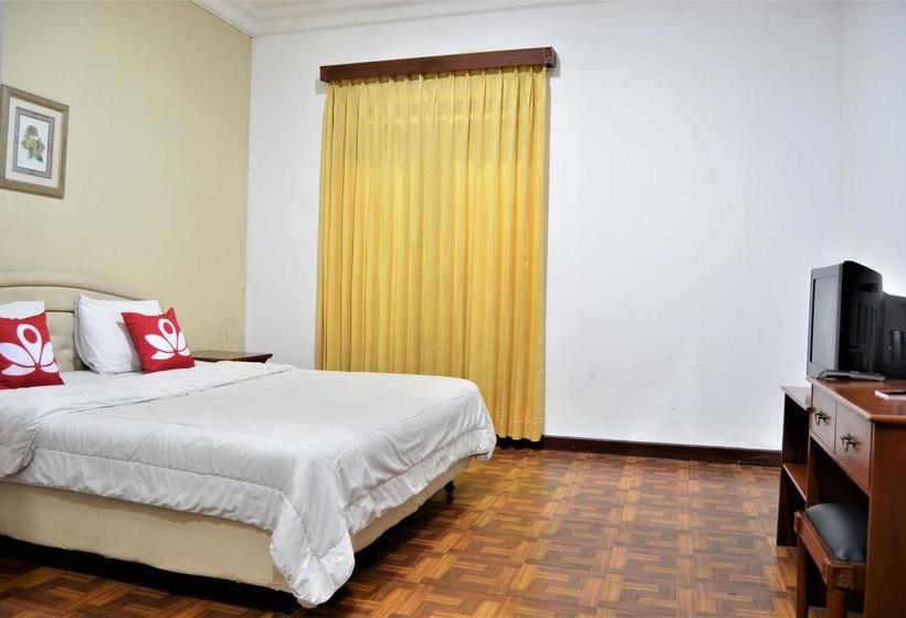 Отель Zen Rooms Basic Cipanas Km.78