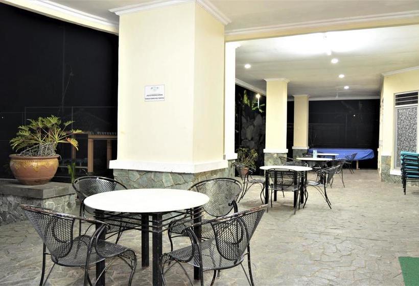 Отель Zen Rooms Basic Cipanas Km.78