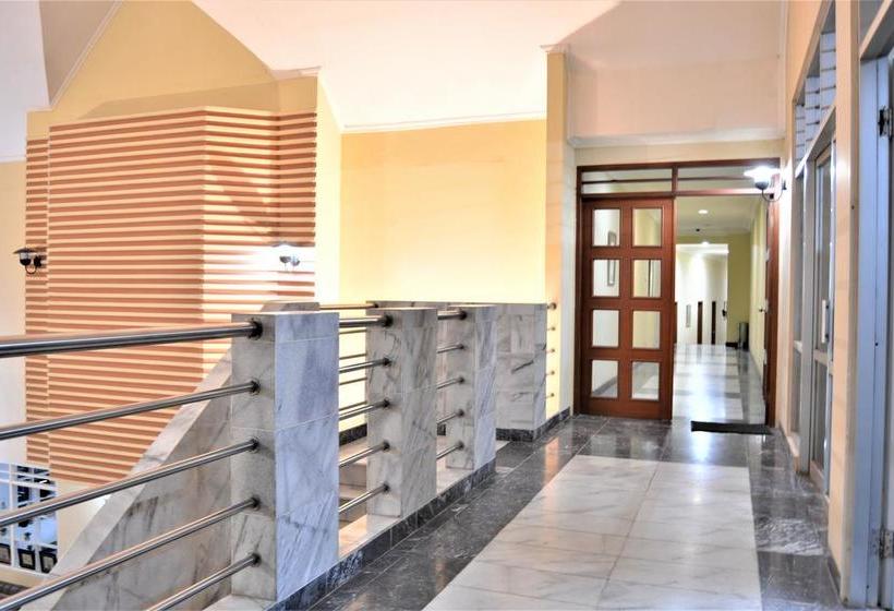 Отель Zen Rooms Basic Cipanas Km.78