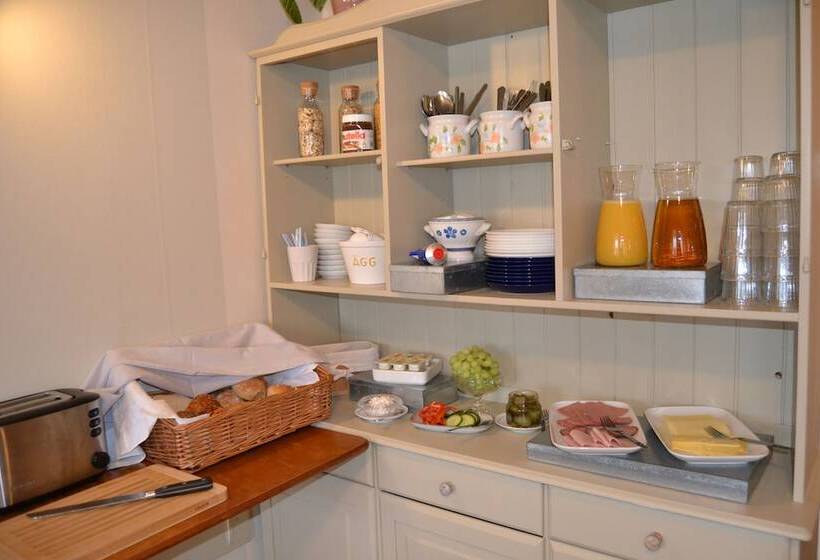 Lilla Hotellet Bed & Breakfast I Alingsås