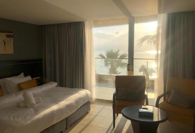 O Beach Hotel & Resort