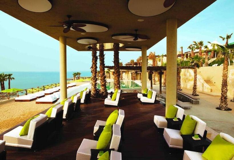 O Beach Hotel & Resort