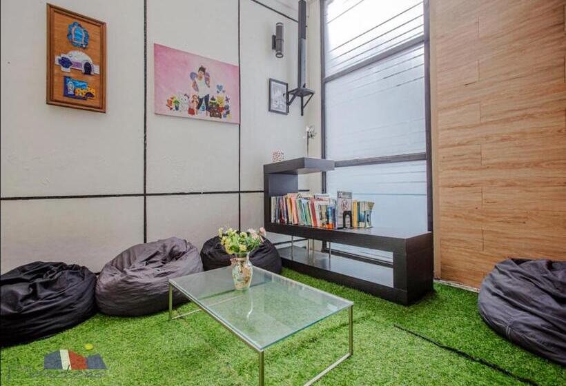 호스텔 Monchere Dormitory