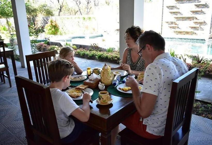 הוסטל The Barari Villas