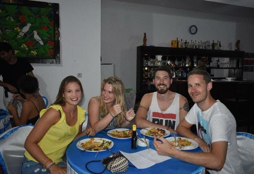 הוסטל The Barari Villas