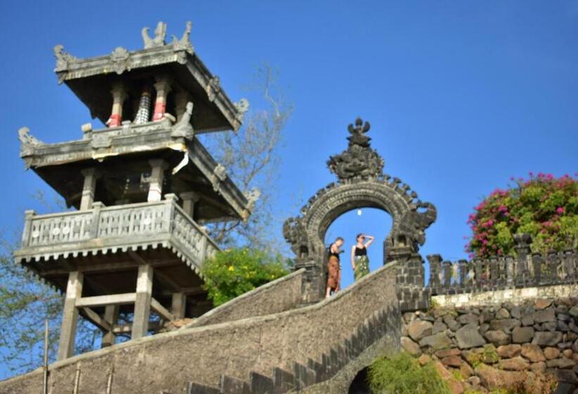 הוסטל The Barari Villas