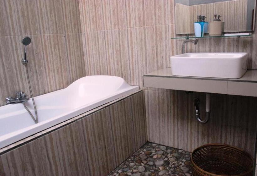 הוסטל The Barari Villas