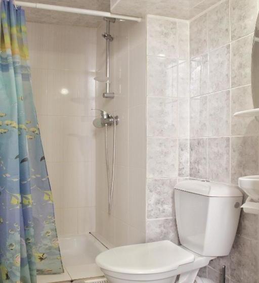 в центрі подобово біля палаці мистецтв вулиця коперніка 10