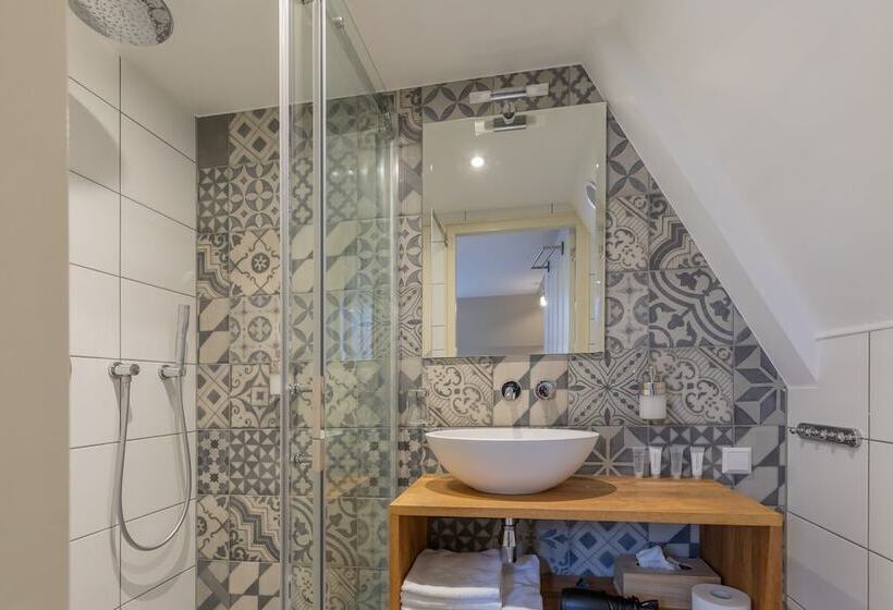 ベッドアンドブレックファースト Exlibris Boutique