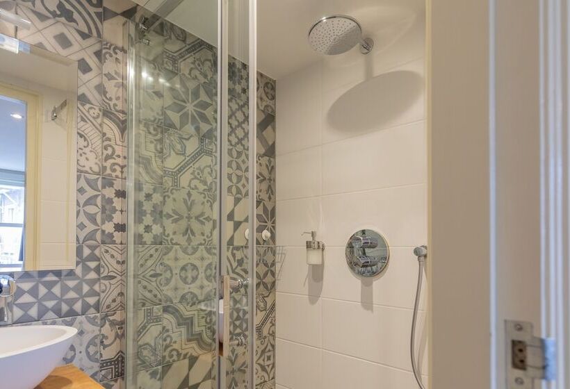 ベッドアンドブレックファースト Exlibris Boutique