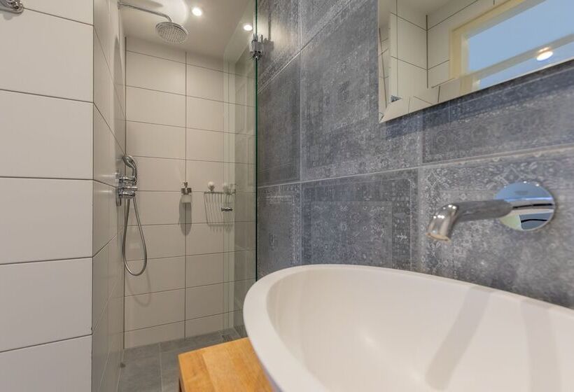 ベッドアンドブレックファースト Exlibris Boutique