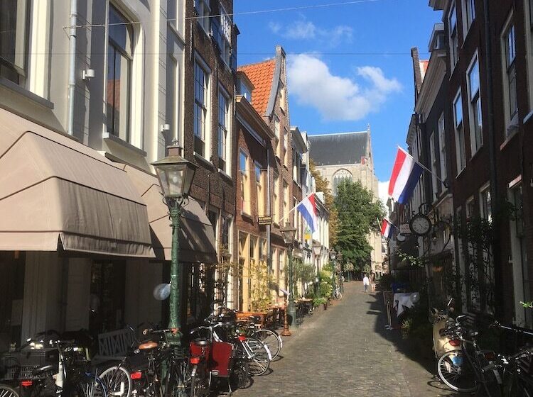 ベッドアンドブレックファースト Exlibris Boutique