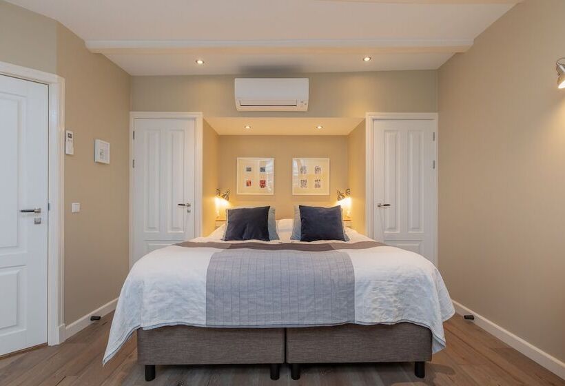 ベッドアンドブレックファースト Exlibris Boutique