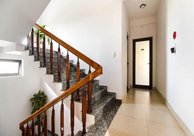 تختخواب و صبحانه Suburban Villa