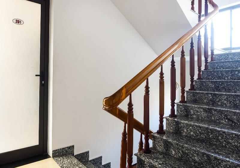 تختخواب و صبحانه Suburban Villa