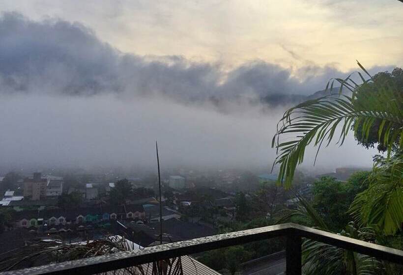 Blue Mountain Phangnga Resort