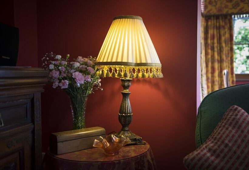 Copps Castle Bed & Breakfast