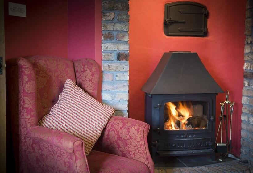 Copps Castle Bed & Breakfast