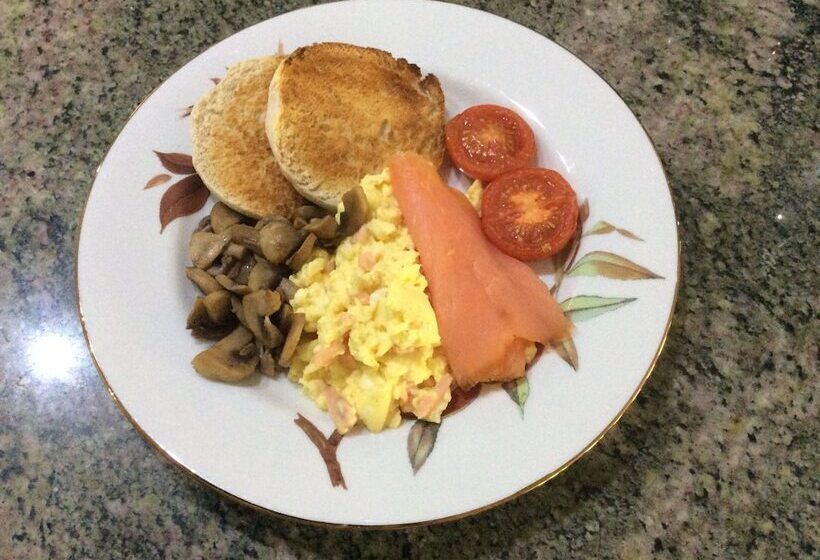 Copps Castle Bed & Breakfast