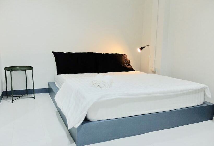 Diamond & Rust Hostel