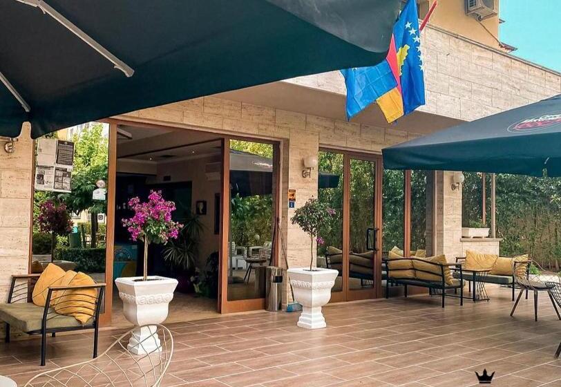 هتل Ambasador Garden