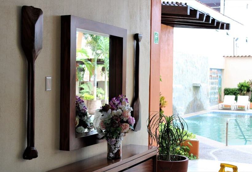 Отель Aurora Resort