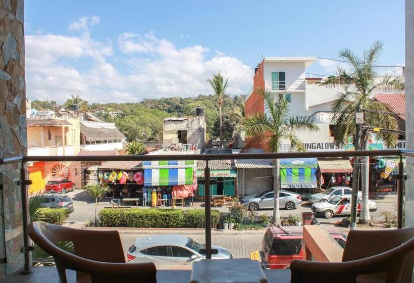 Отель Aurora Resort