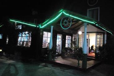 هتل Eeescart Resort Nuwaraeliya