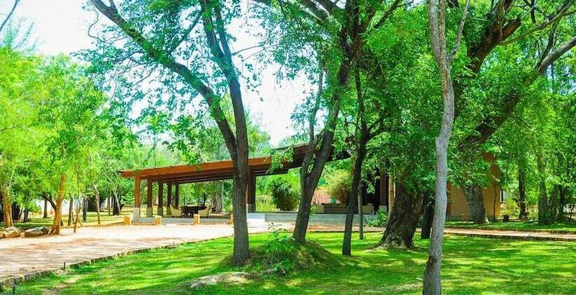 Отель Eighth Wonder Resort