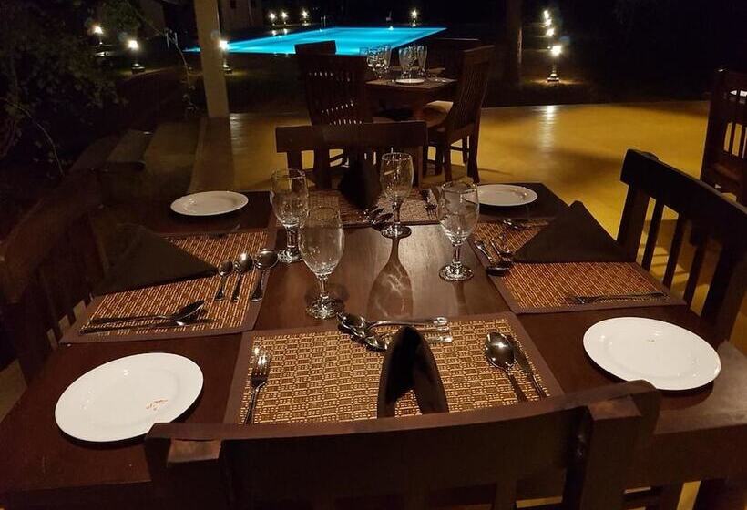 Отель Eighth Wonder Resort