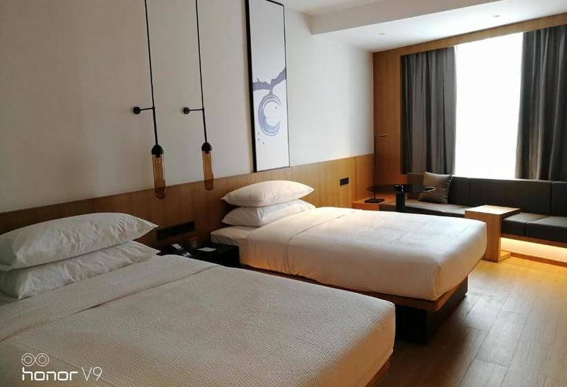 Отель Fairfield By Marriott Dongguan Changping
