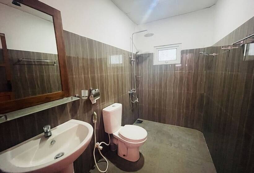 Отель Green Hut Nature Resort