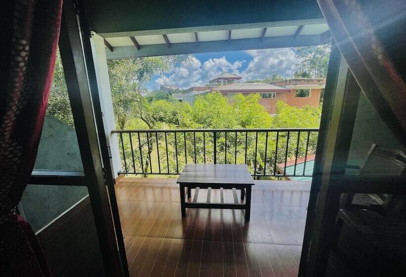 Отель Green Hut Nature Resort