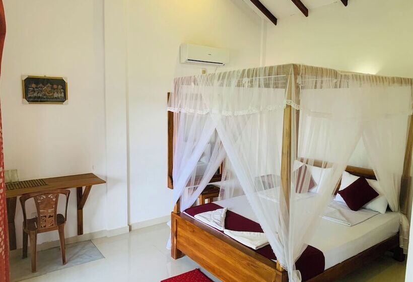 Отель Green Hut Nature Resort