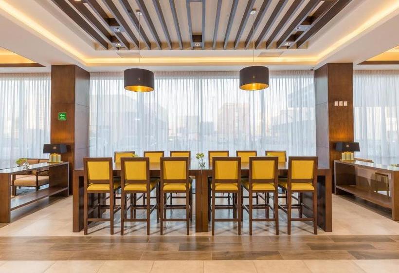 בית מלון כפרי Hampton Inn By Hilton Tijuana