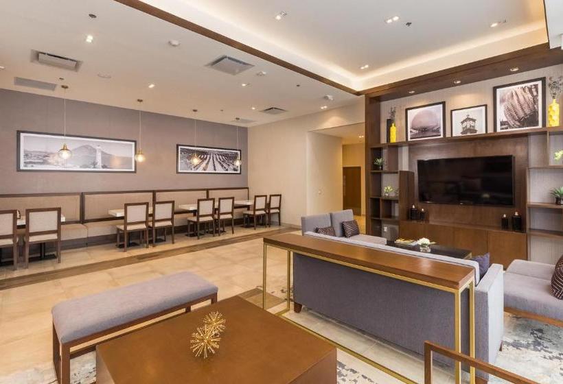 בית מלון כפרי Hampton Inn By Hilton Tijuana