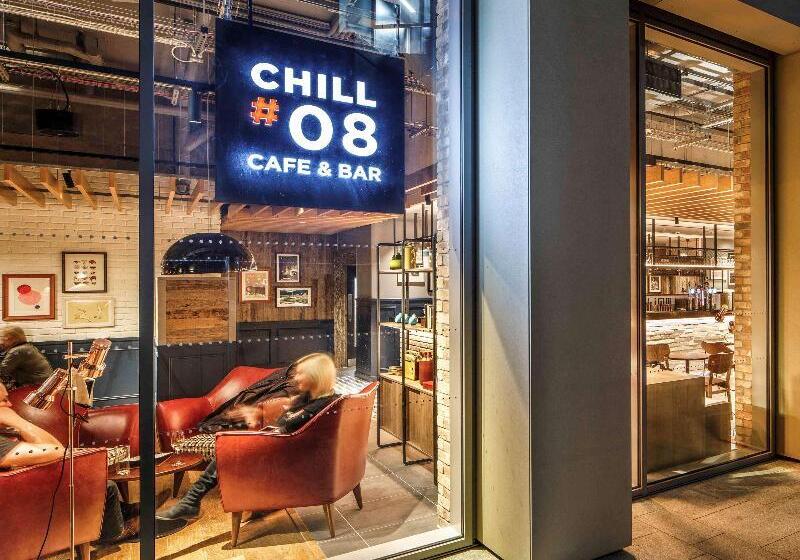 בית מלון כפרי Ibis London Canning Town