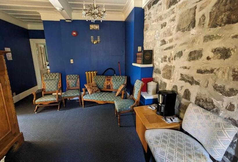 酒店 La Maison Rousseau