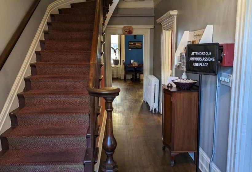 酒店 La Maison Rousseau