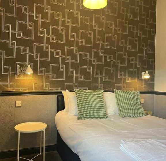 Отель Letting Rooms @ Charles Dickens