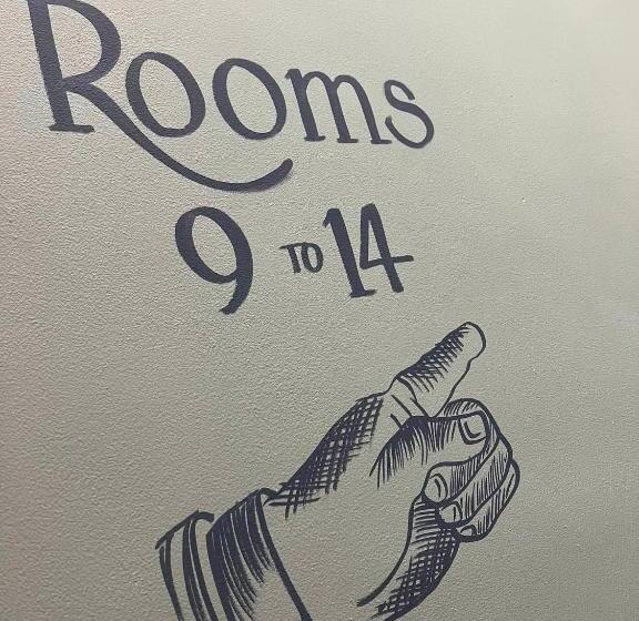 Отель Letting Rooms @ Charles Dickens