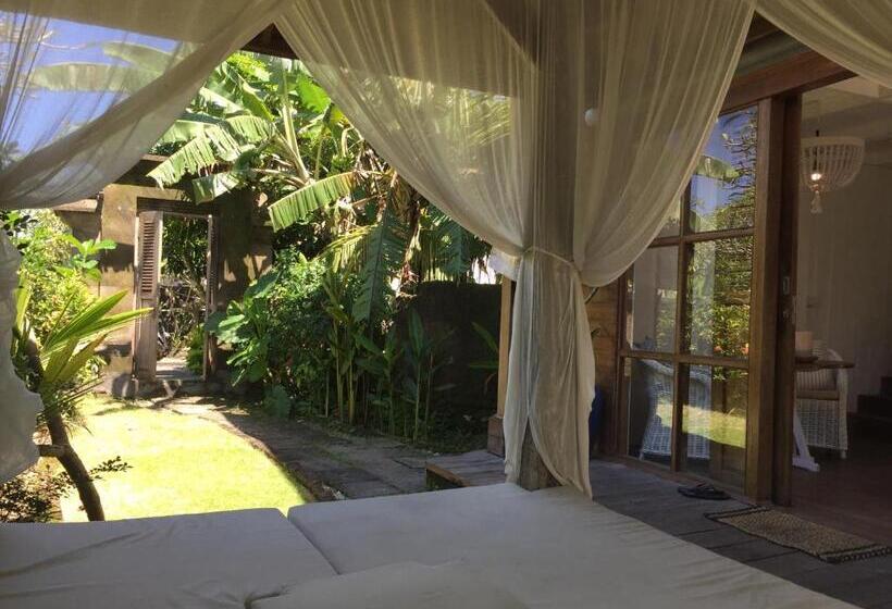 Отель Mangga Wangga Living