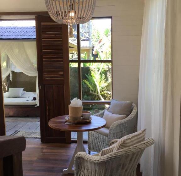 Отель Mangga Wangga Living