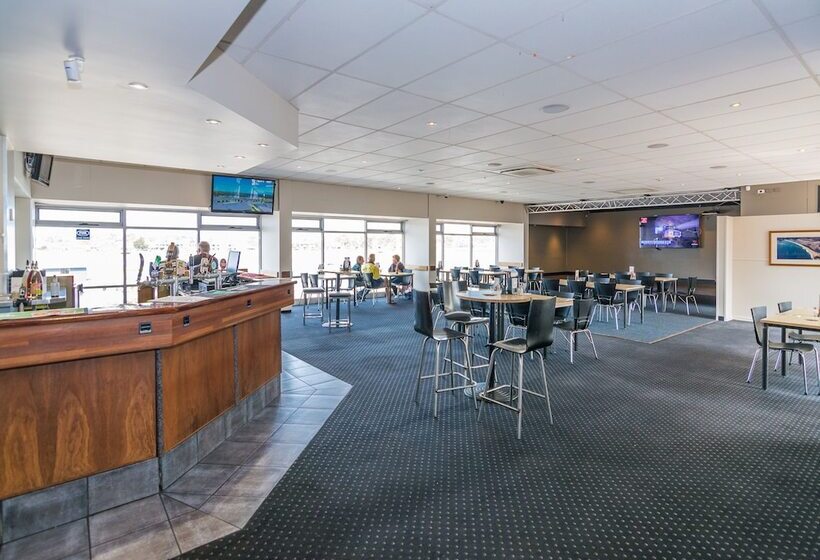 בית מלון כפרי Merimbula Lakeview