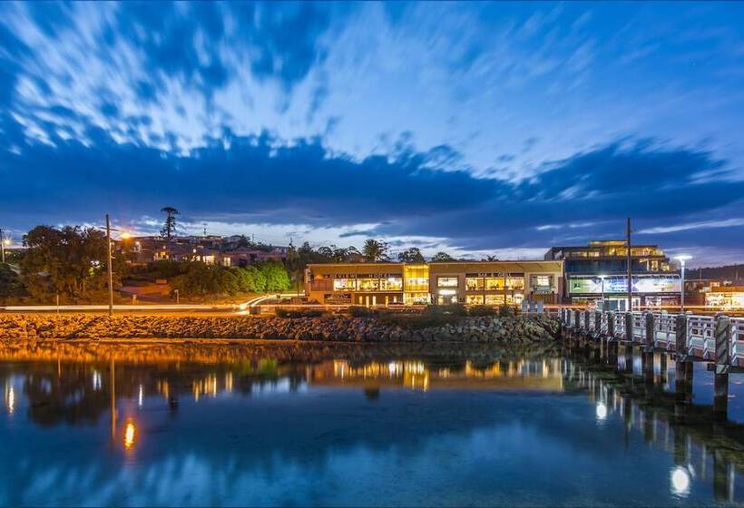 בית מלון כפרי Merimbula Lakeview