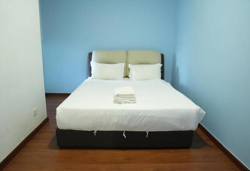 Roxy Hotel & Apartments